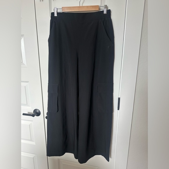 Fabletics Downtown Wide Leg Cargo Pant - Picture 4 of 7